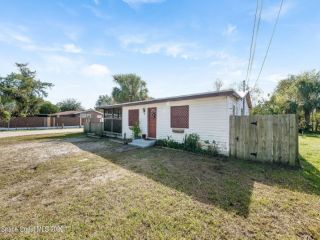 Foreclosed Home - 1527 PARADISE LN, 32922