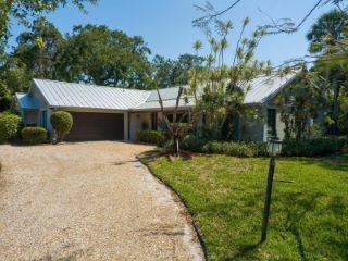 Foreclosed Home - 3820 INDIAN RIVER DR E, 32963