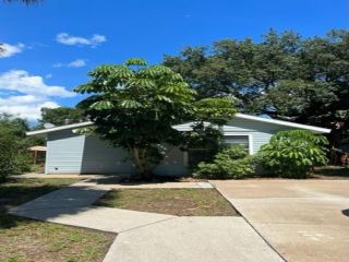 Foreclosed Home - 76 44TH CT, 32968