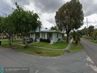 Foreclosed Home - 200 SE 2ND TER, 33004