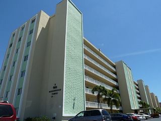 Foreclosed Home - 900 NE 12TH AVE APT 102, 33009