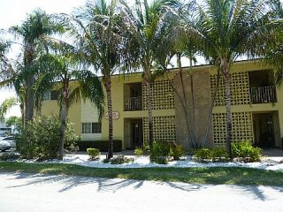 Foreclosed Home - 105 NE 12TH AVE APT 4, 33009
