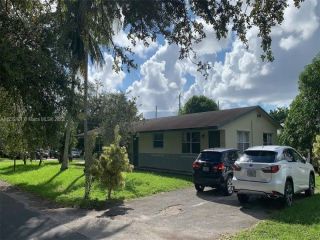 Foreclosed Home - 700 SW 7TH AVE, 33009