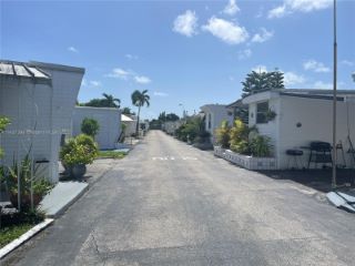 Foreclosed Home - 826 BUCK ST, 33009