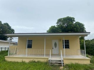 Foreclosed Home - 234 W 18TH ST, 33010