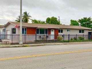 Foreclosed Home - 205 SE 4TH AVE, 33010