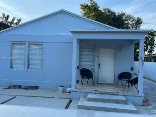 Foreclosed Home - 367 E 4TH ST, 33010