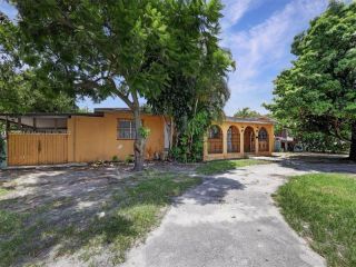 Foreclosed Home - 40 W 51ST ST, 33012