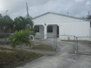 Foreclosed Home - 425 E 48TH ST, 33013
