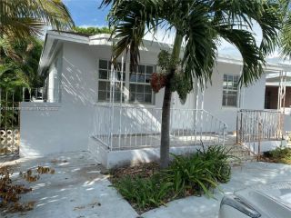 Foreclosed Home - 521 E 38TH ST, 33013