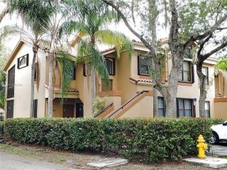 Foreclosed Home - 15529 Miami Lakeway N 10112, 33014
