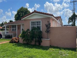 Foreclosed Home - 7795 W 12TH CT, 33014