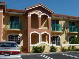 Foreclosed Home - 7055 NW 173RD DR APT 1503, 33015