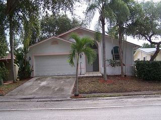 Foreclosed Home - 920 JOHNSON ST, 33019