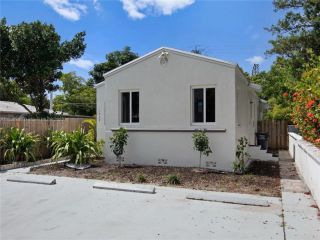 Foreclosed Home - 1908 FUNSTON ST, 33020