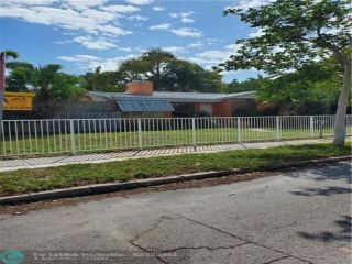 Foreclosed Home - 1600 JACKSON ST, 33020