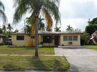 Foreclosed Home - 3106 PIERCE ST, 33021