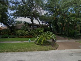 Foreclosed Home - 3051 N 35TH ST, 33021