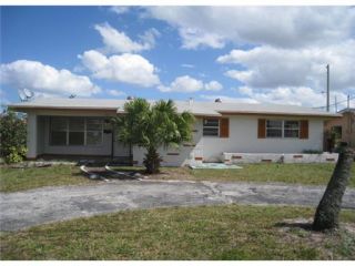 Foreclosed Home - 2241 ACAPULCO DR, 33023