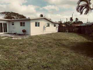 Foreclosed Home - 6407 SW 5TH ST, 33023