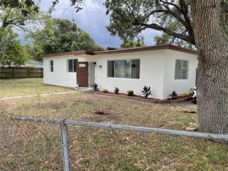 Foreclosed Home - 4600 SW 36TH ST, 33023