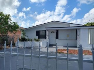Foreclosed Home - 5441 SW 18TH ST, 33023
