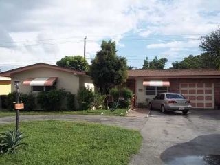 Foreclosed Home - 8400 NW 11TH ST, 33024