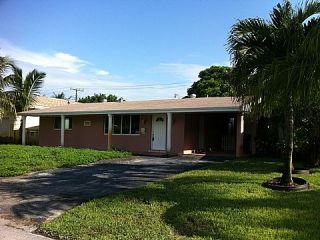 Foreclosed Home - 7700 NW 15TH ST, 33024