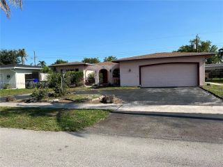 Foreclosed Home - 7520 BRANCH ST, 33024