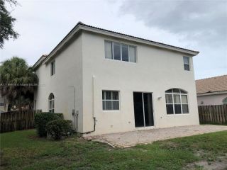 Foreclosed Home - 7776 NW 19TH CT, 33024