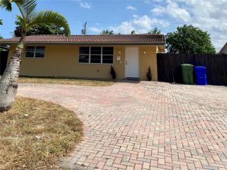Foreclosed Home - 7710 NW 12TH ST, 33024