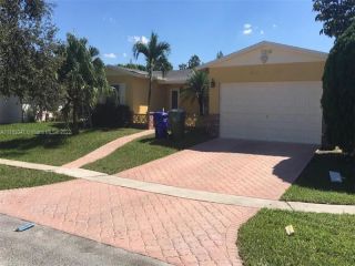 Foreclosed Home - 9430 NW 18TH ST, 33024