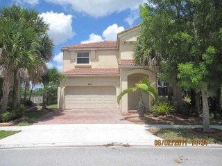 Foreclosed Home - 4901 SW 155TH AVE, 33027