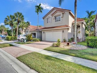 Foreclosed Home - 15866 SW 16TH CT, 33027