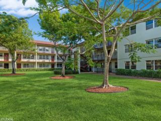 Foreclosed Home - 151 SW 135TH TER APT T114, 33027