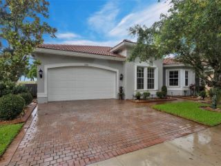 Foreclosed Home - 5038 SW 183RD AVE, 33029