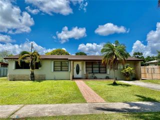Foreclosed Home - 1628 NW 9TH AVE, 33030