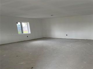 Foreclosed Home - 656 SW 5TH AVE, 33030