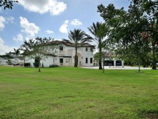 Foreclosed Home - 20490 SW 296TH ST, 33030