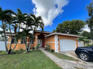 Foreclosed Home - 981 NW 11TH ST, 33030