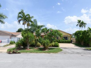 Foreclosed Home - 13210 Sw 264th St, 33032