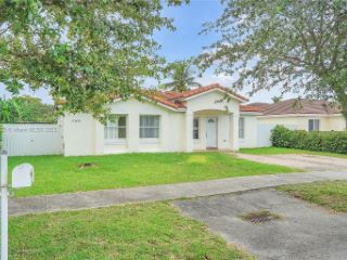 Foreclosed Home - 11409 SW 245TH ST, 33032