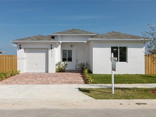 Foreclosed Home - 15925 SW 308TH ST, 33033