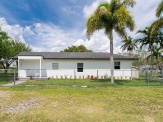 Foreclosed Home - 405 NW 5TH AVE, 33034