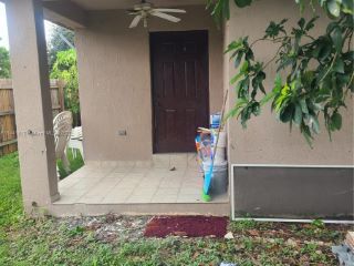 Foreclosed Home - 867 SW 7TH PLZ, 33034