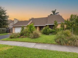 Foreclosed Home - 1648 S GOLDENEYE LN, 33035