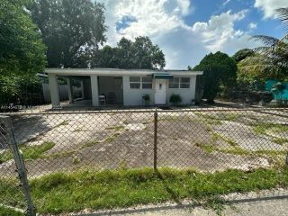 Foreclosed Home - 2270 NW 153RD ST, 33054