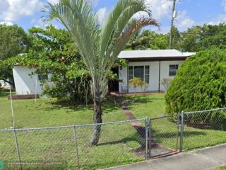 Foreclosed Home - 17300 NW 43RD RD, 33055