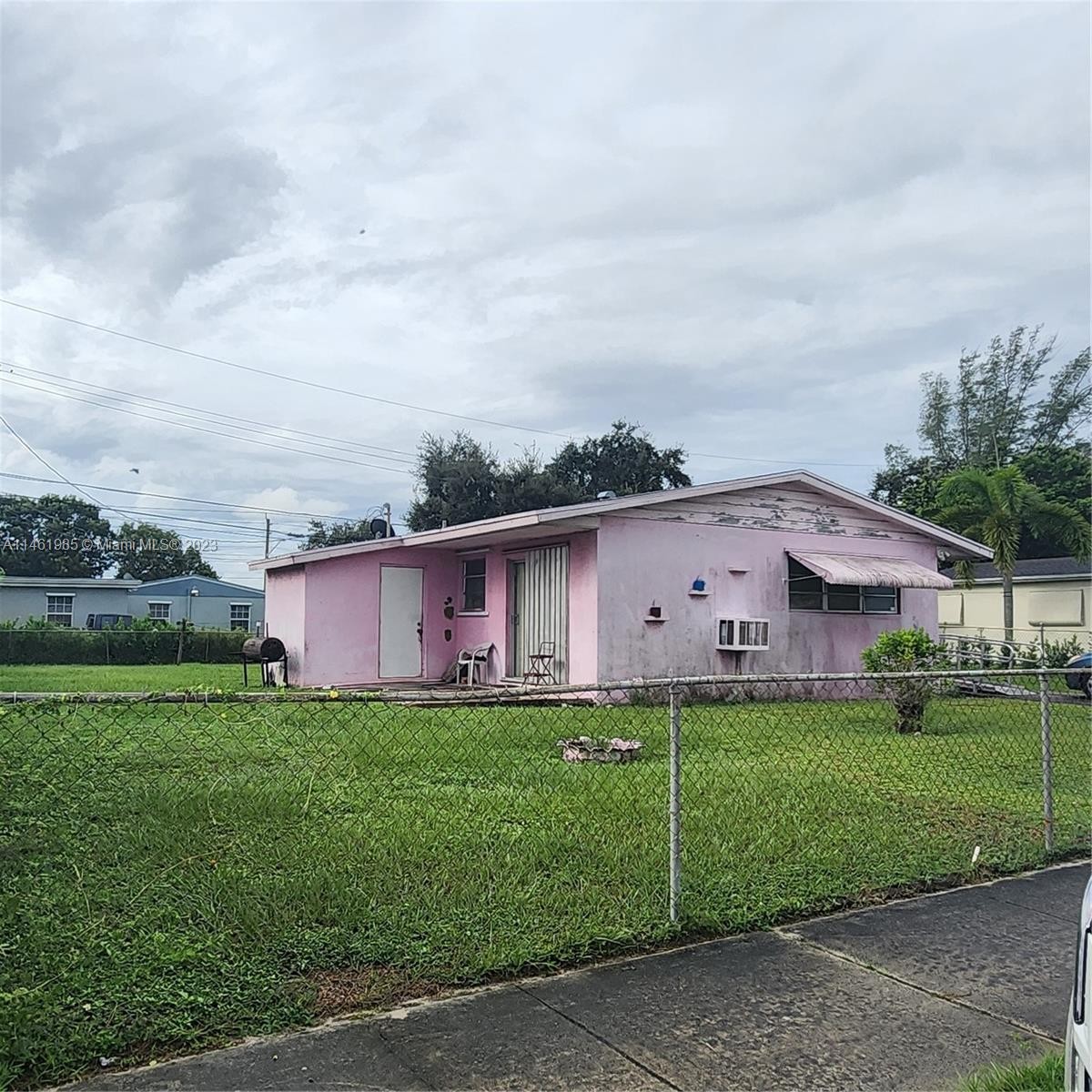 Foreclosed Home - 3500 NW 208TH ST, 33056
