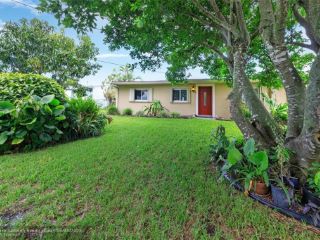 Foreclosed Home - 3300 NW 177TH TER, 33056